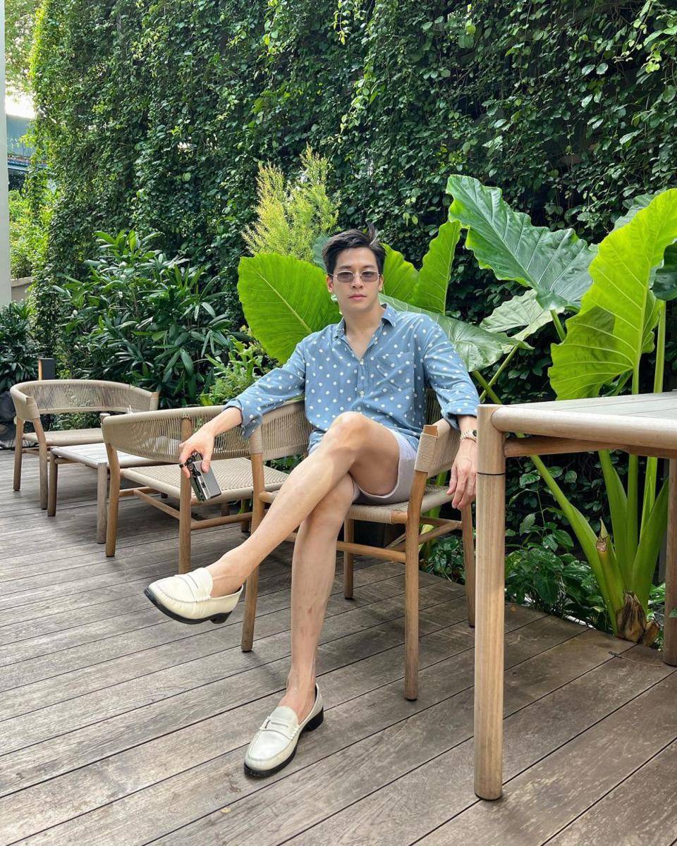 inspirasi outfit hangout ala March Chutavuth (instagram.com/marchutavuth)