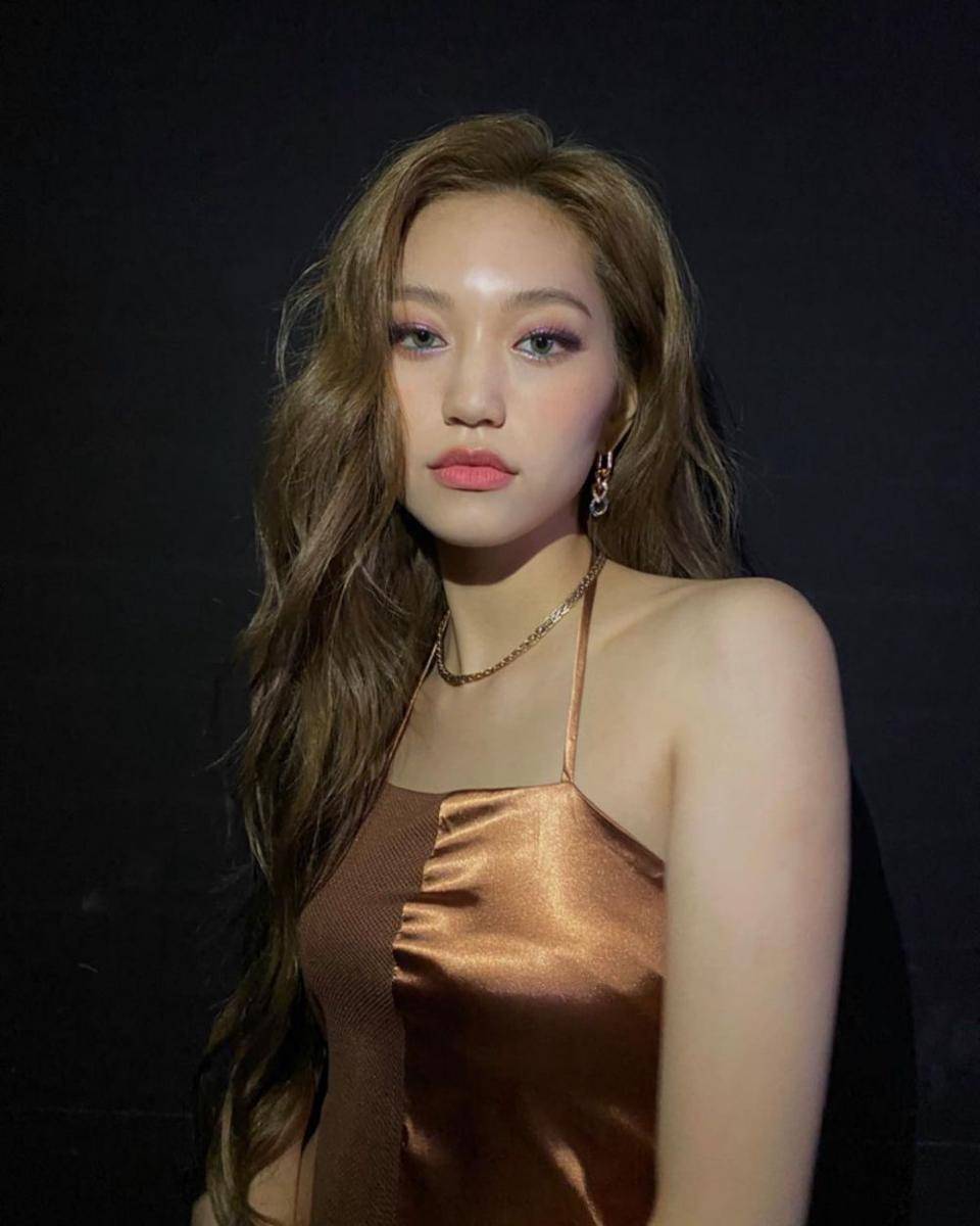 Doyeon Weki Meki (instagram.com/lafilledhiver_)