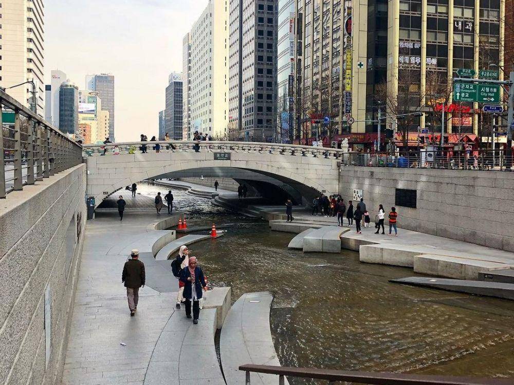 potret Cheonggecheon Stream (instagram.com/cheonggyecheon_official)
