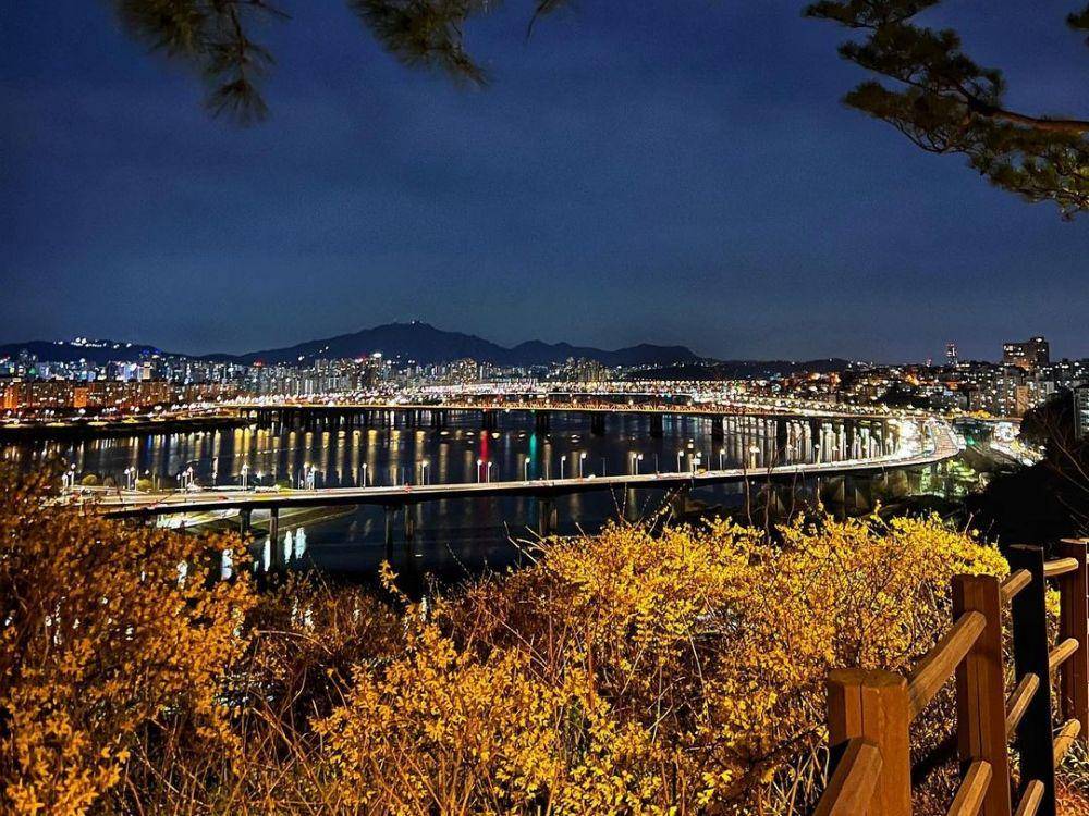 potret Eungbong Mountain Park (instagram.com/summit_anygear)