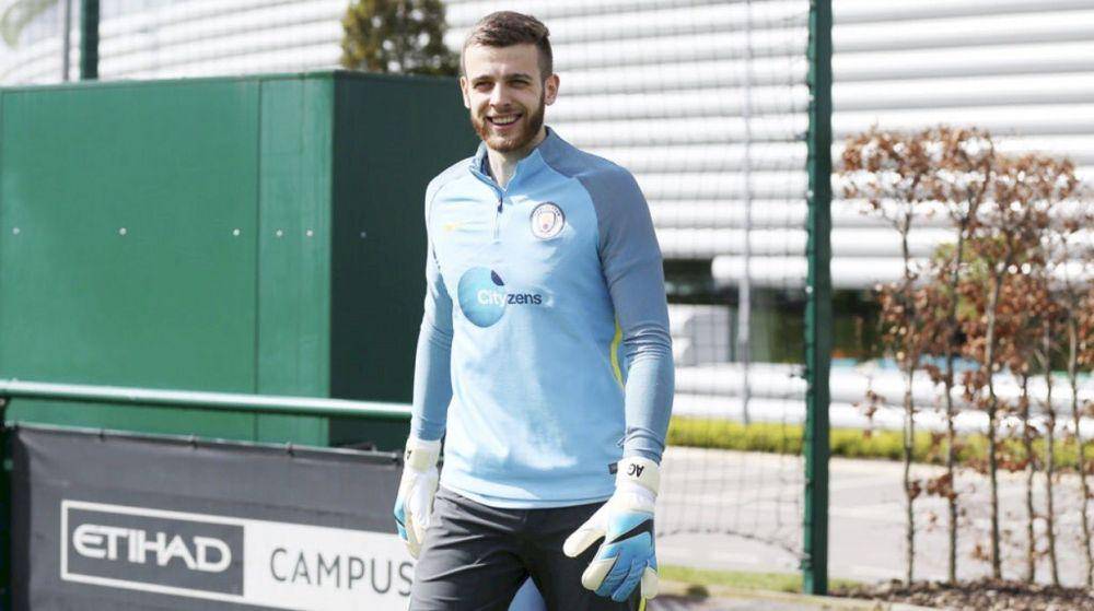 Angus Gunn (twitter.com/AngusGunn01)