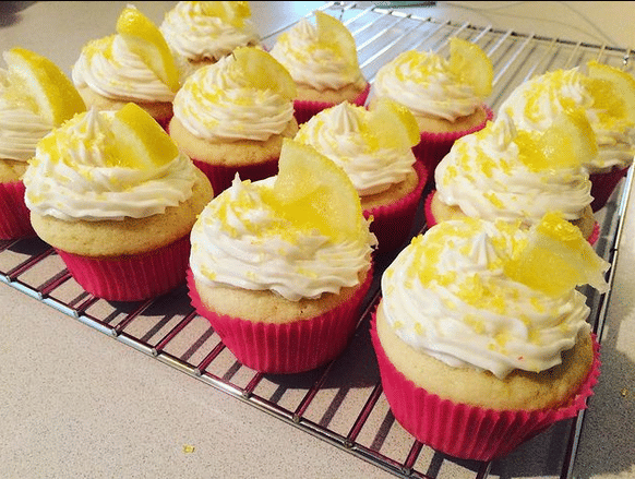 ilustrasi lemonade cupcakes (www.instagram.com/mixitup.cakes)