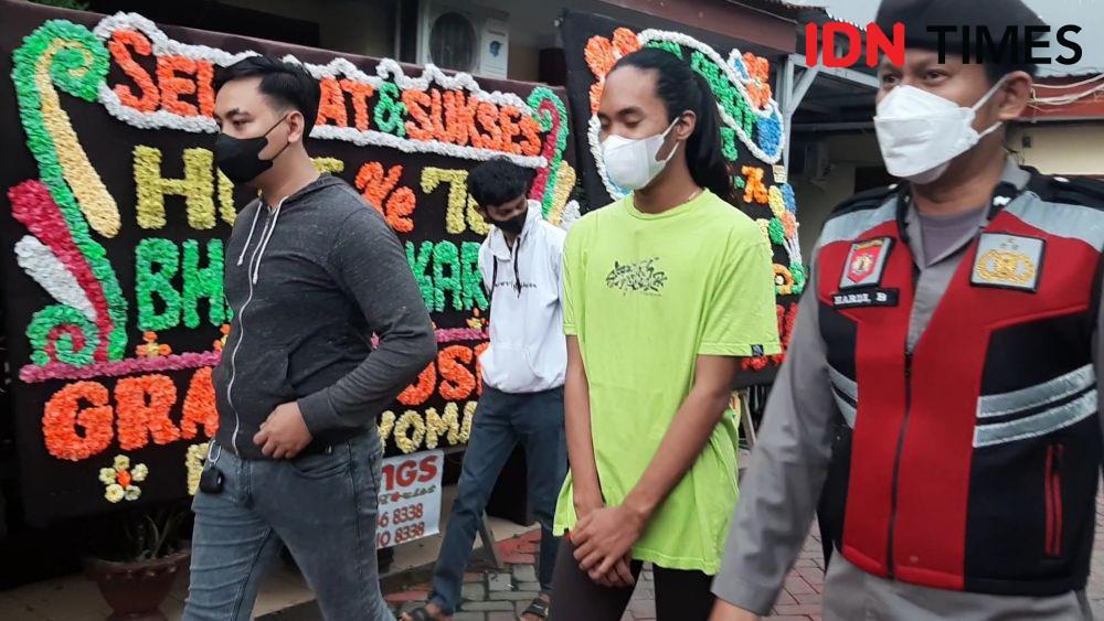 Viral Pengendara Motor di Makassar Kibas Daster Pamer Pakaian Dalam