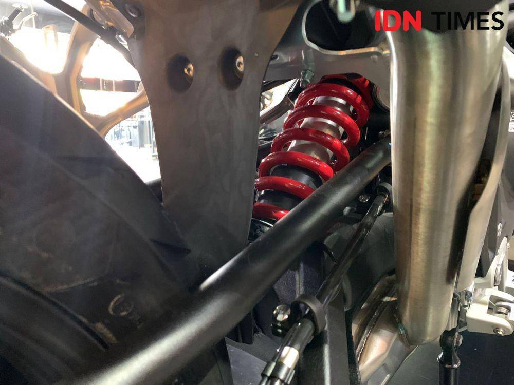 Suspensi belakang New Tiger GT Pro (IDN Times/Fadhliansyah)