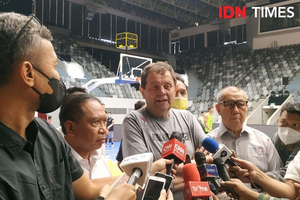 Coach Rajko Toroman dan Menpora di Istora Senayan. (IDN Times/Sandy Firdaus)