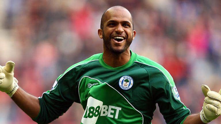 Ali Al-Habsi berseragam Wigan Athletic (skysports.com)