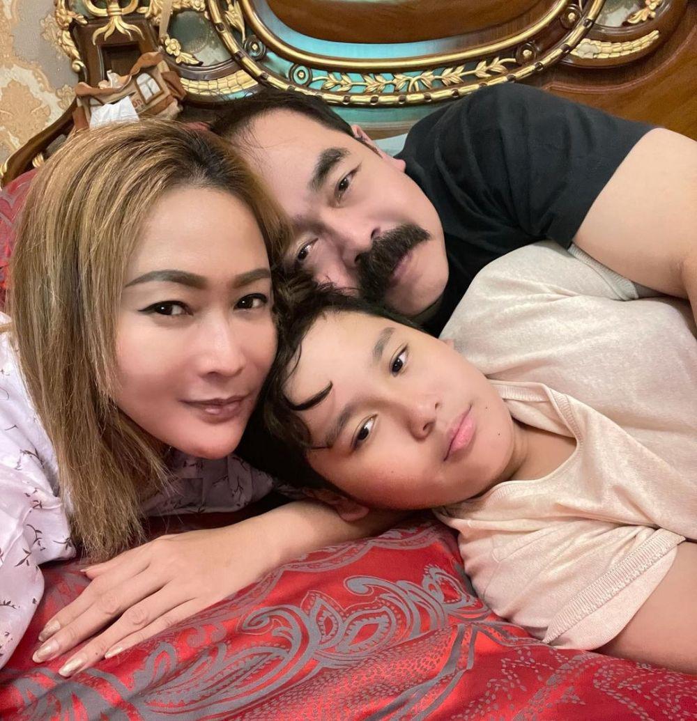 Keluarga Inul Daratista (instagram.com/inul.d)