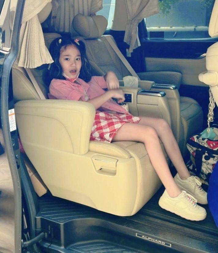 Bilqis (Instagram.com/ayutingting92/