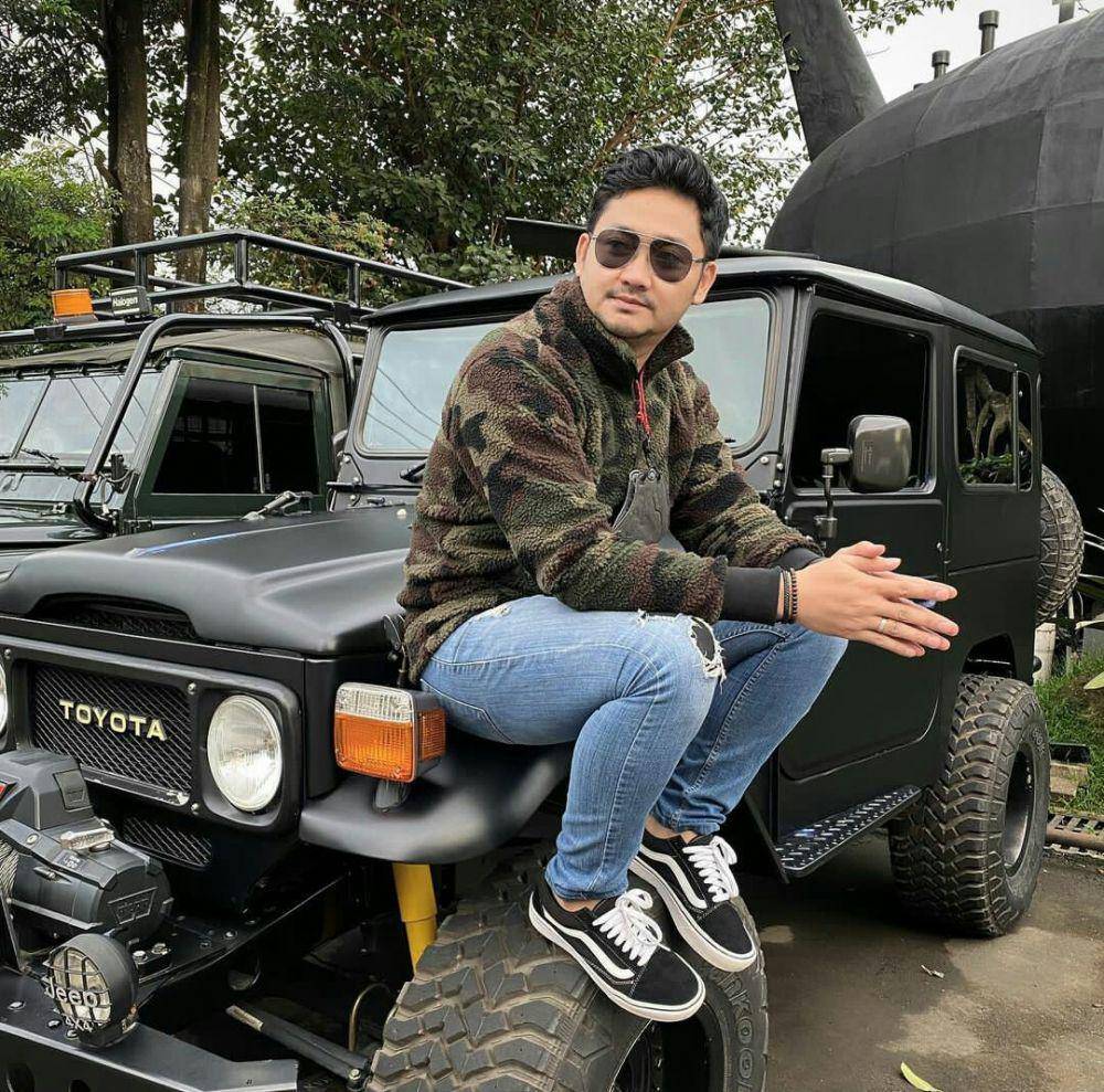 Angga Wijaya (instagram.com/anggawijaya88)