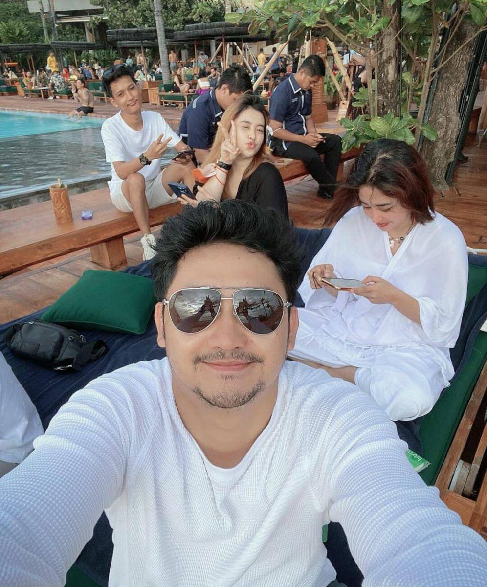 Angga Wijaya (instagram.com/anggawijaya88)