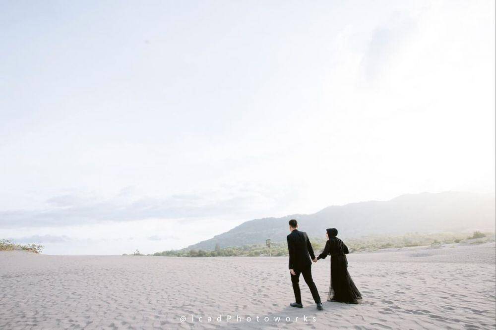 ide prewedding di pantai (instagram.com/preweddingstyle)