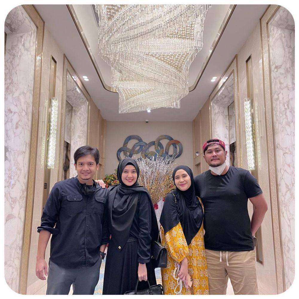 potret pasangan artis (instagram.com/dhiniaminarti)