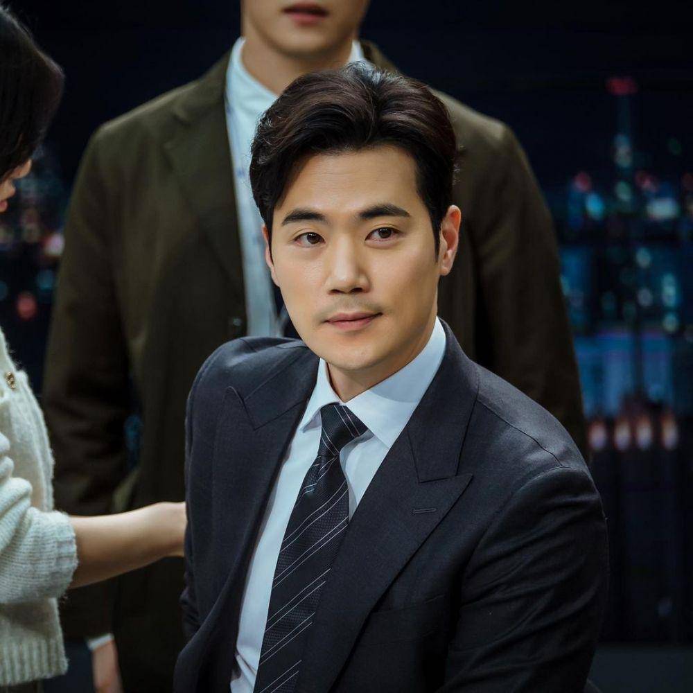 Kim Kang Woo (instagram.com/iokcompany)