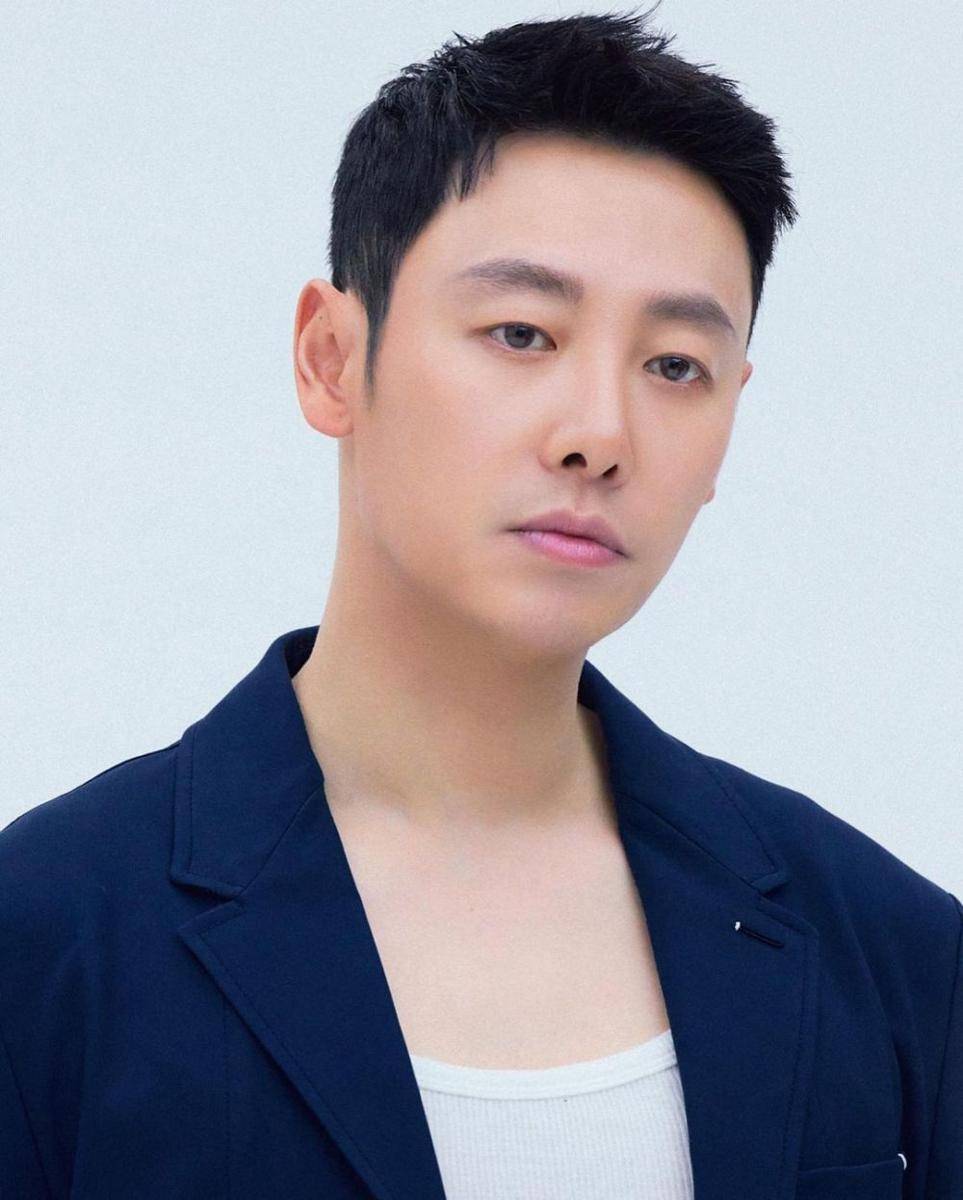 Kim Dong Wook (instagram.com/keyeastofficial)