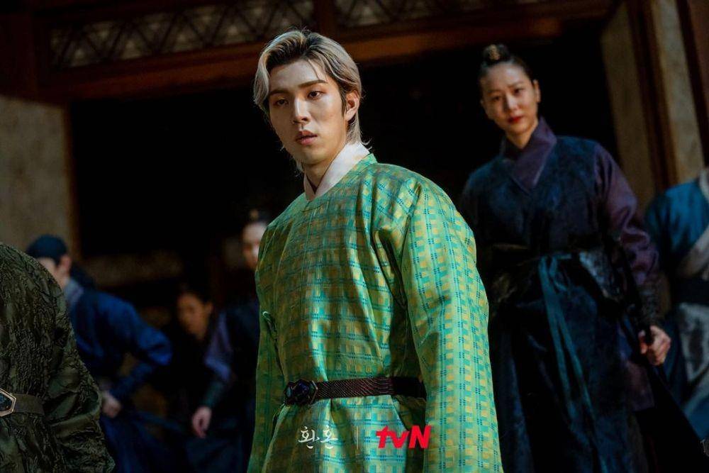 Yoo In Soo di Alchemy of Souls (instagram.com/tvn_drama)