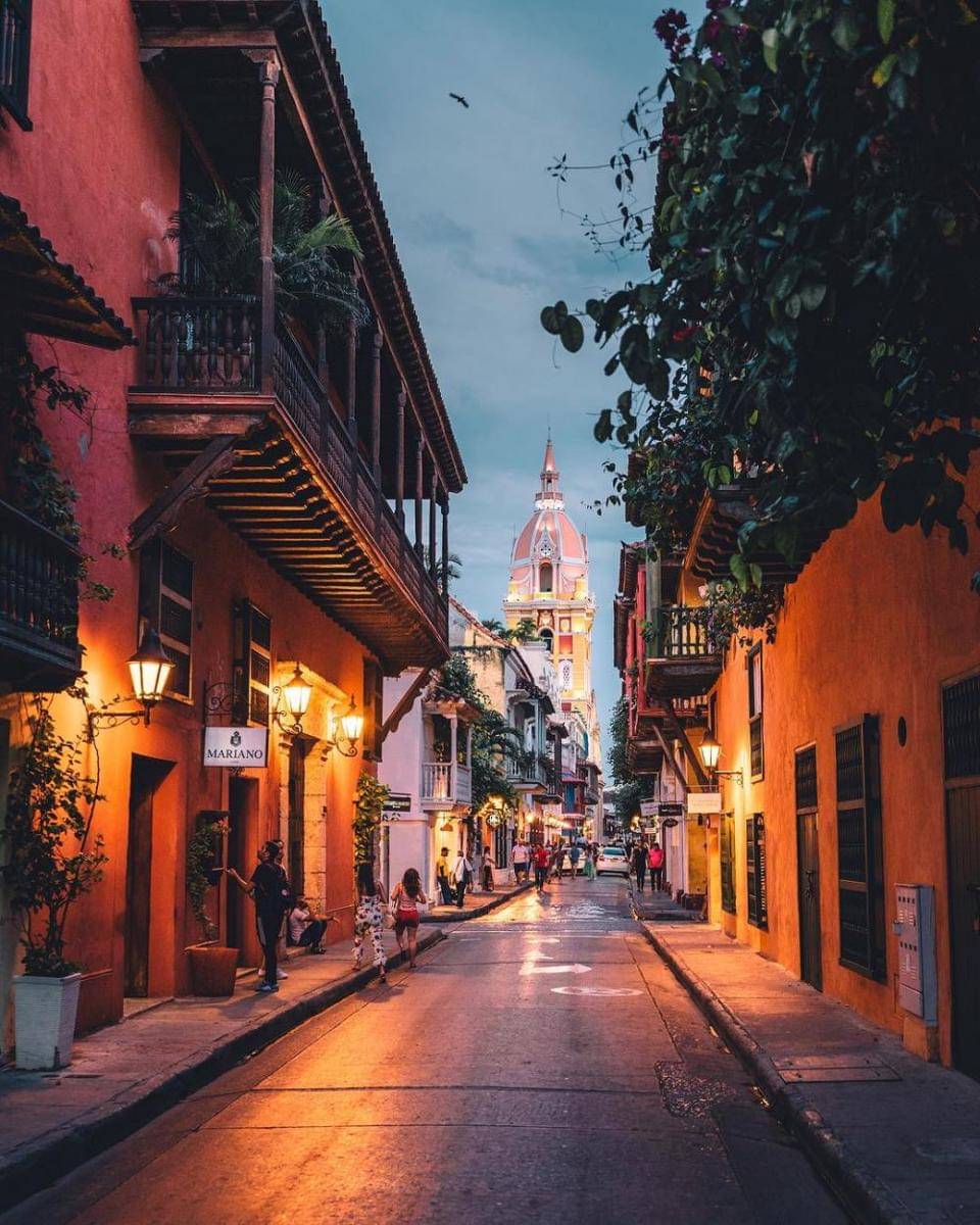 potret Cartagena's Old Town (instagram.com/adolfo_muro)
