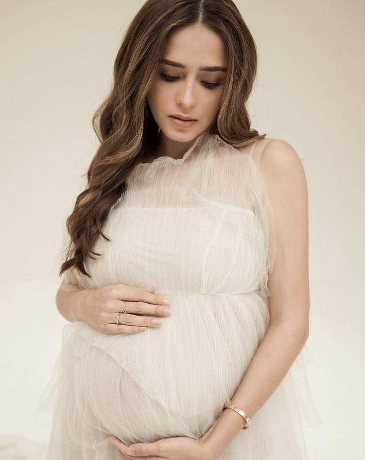 Yasmin (instagram.com/babyaxioo)