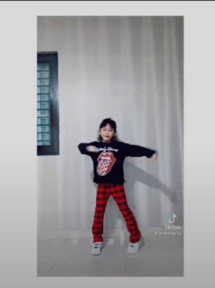 Bilqis (Instagram.com/ayutingting92/