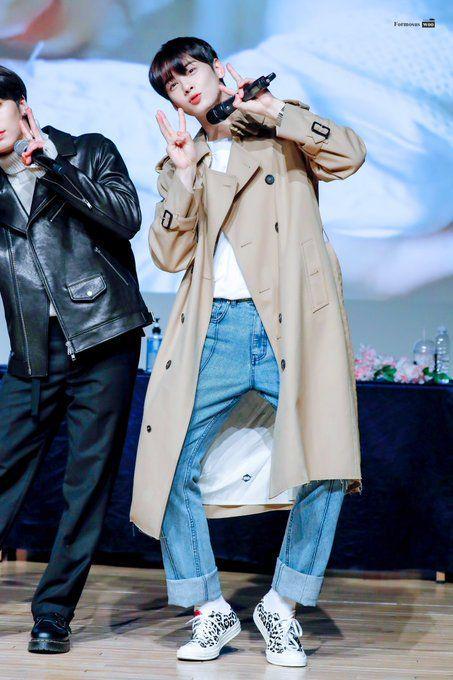 Ide outfit ala Cha Eun Woo ASTRO (twitter.com/formosus_woo)