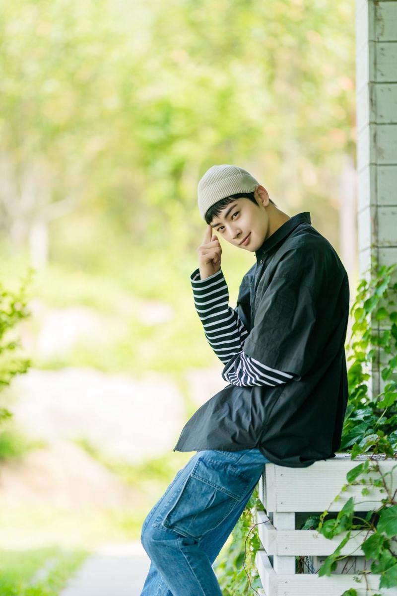 Ide outfit ala Cha Eun Woo ASTRO (twitter.com/astarchive)