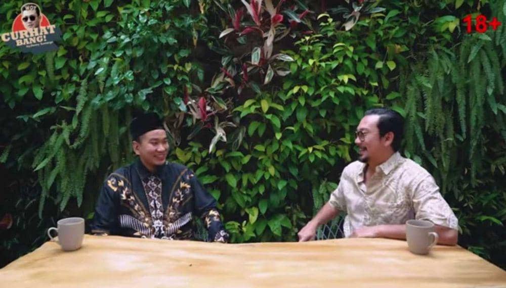 Diikuti Jin, 9 Momen Denny Sumargo Dirukiah Ustaz Muhammad Faizar