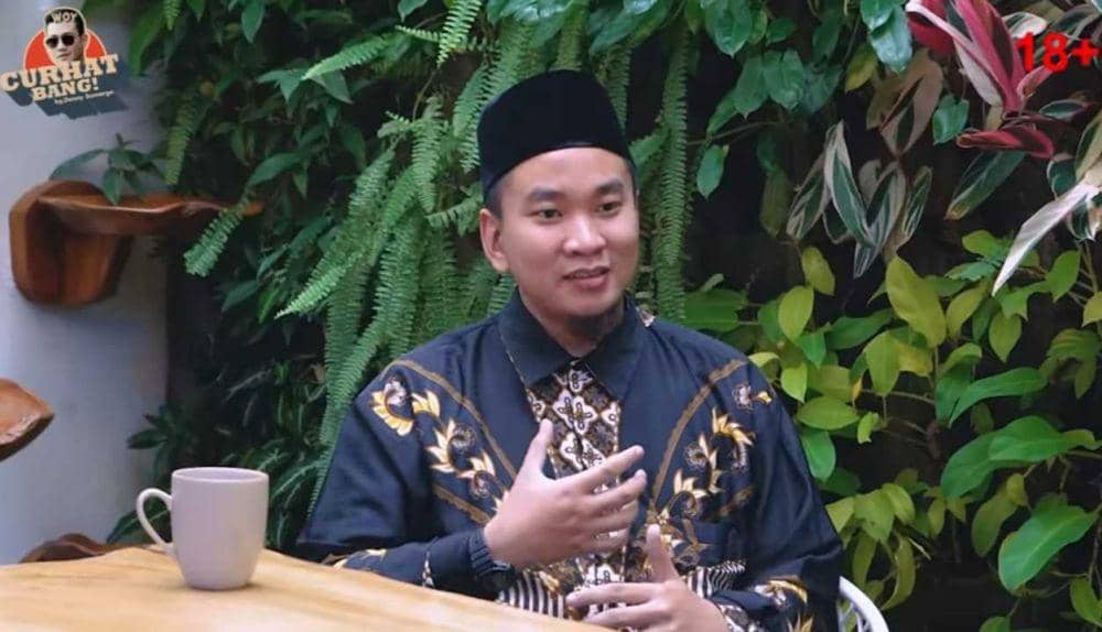 Potret Podcast Denny Sumargo (youtube.com/CURHAT BANG Denny