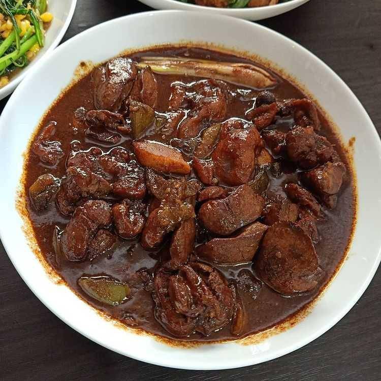 semur ati ampela (instagram.com/agitharach)