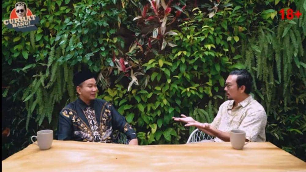 Potret Podcast Denny Sumargo (youtube.com/CURHAT BANG Denny