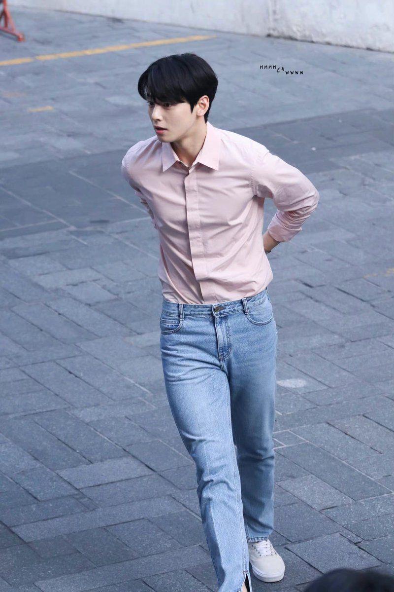 Ide outfit ala Cha Eun Woo ASTRO (twitter.com/only_eunwooc)