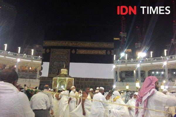 Suasana Jamaah Haji di depan Ka'bah, Masjidil Haram, Makkah (IDN Times/Umi Kalsum)
