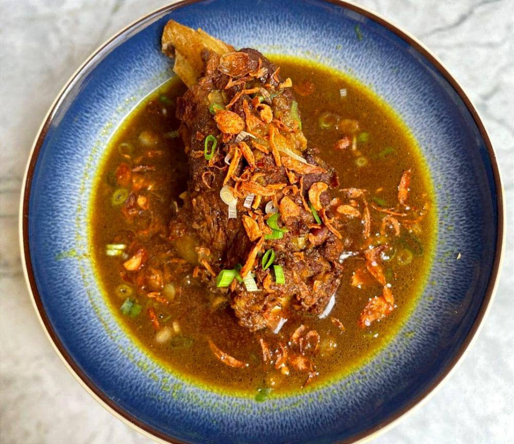 ilustrasi sop konro (instagram.com/kokibudgeted)