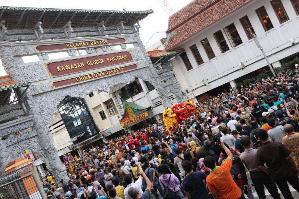 Gubernur DKI Jakarta Anies Baswedan resmikan gapura chintown di Glodok, Jakarta Barat, Kamis (30/6/2022). (dok. Humas Pemprov DKI Jakarta)