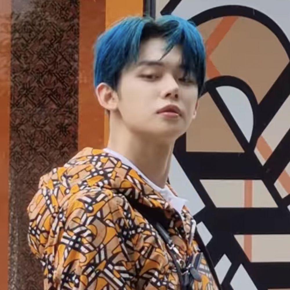 potret Yeonjun TXT dengan rambut biru (twitter.com/cyjfiles)