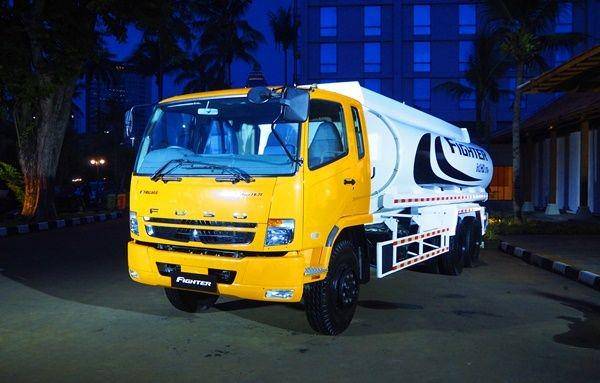 Mitsubishi Fuso Fighter (truckmagz.com)