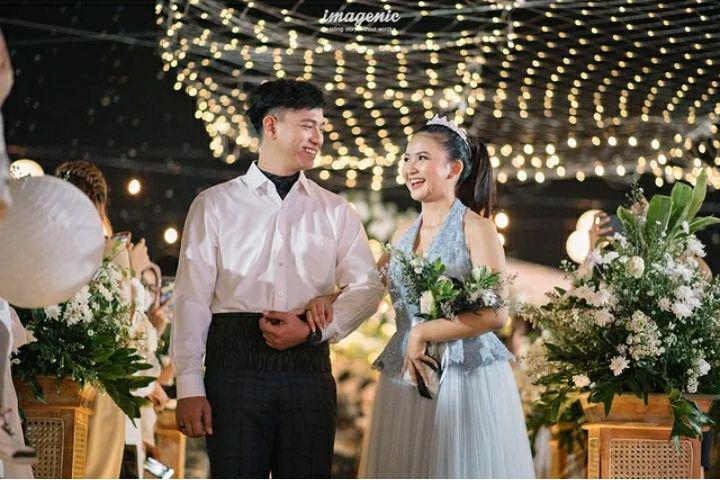 10 Potret Resepsi Pernikahan Adinda Azani, Bak Festival Musik!