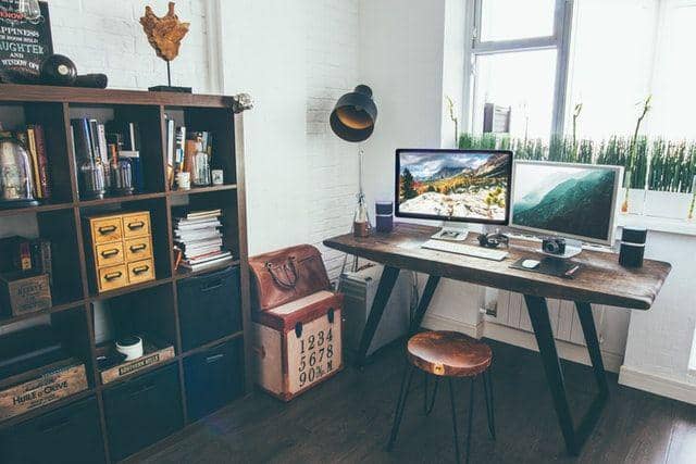 ilustrasi ruang kerja(unsplash.com/Vadim Sherbakov)