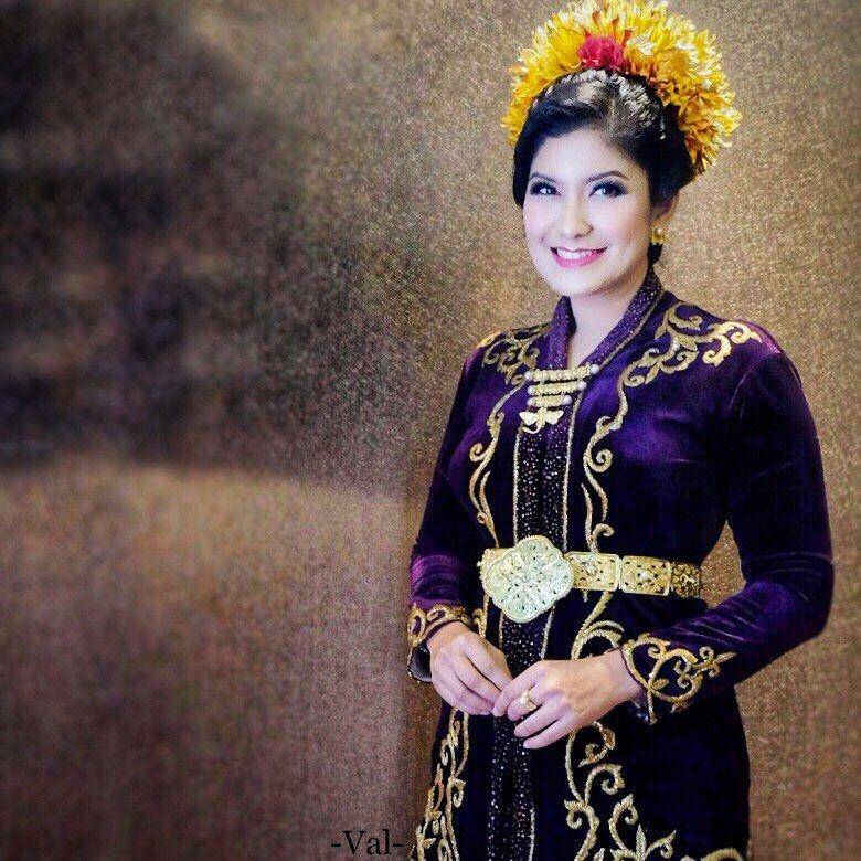 Kebaya Valerina Daniel (instagram.com/valerinadaniel)