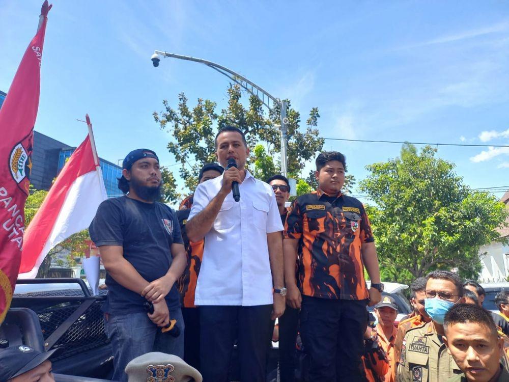 Massa Sapma PP Sumut mendesak pemerintah mencabut izin Holywings di Kota Medan, Kamis (30/6/2022). (Istimewa)