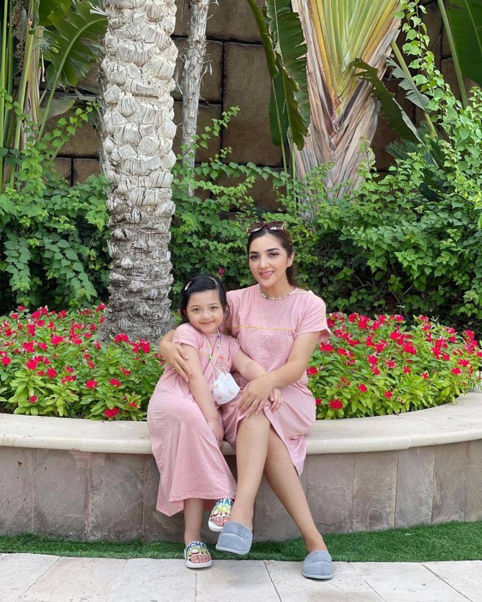 gaya kompak Ashanty dan Arsy (instagram.com/ashanty_ash)