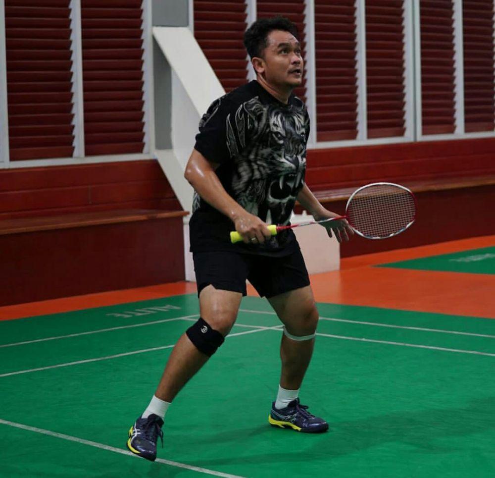 potret Valentino Jebret bermain badminton (instagram.com/radotvalent)