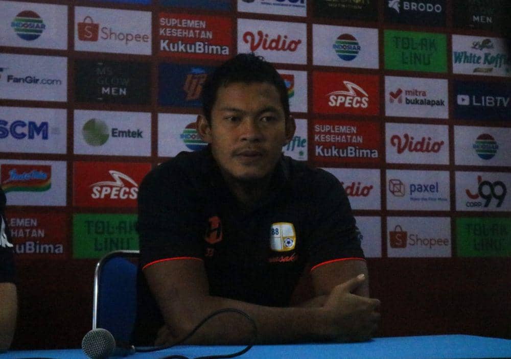 Penjaga gawang Barito Putera, Joko Ribowo jelang laga kontra Arema FC. IDN Times/Alfi Ramadana