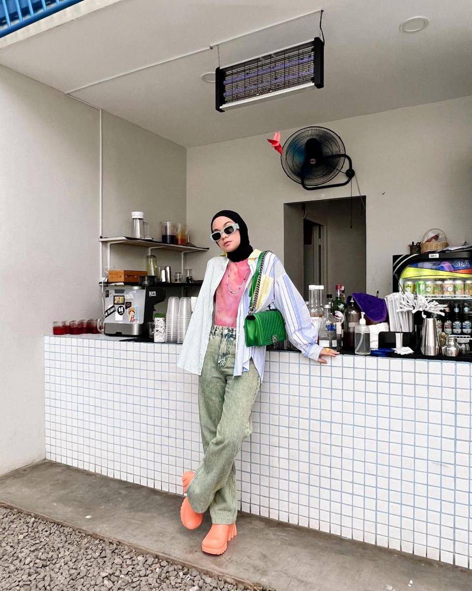 OOTD cewek kue ala Tantri Namirah (instagram.com/tantrinamirah)