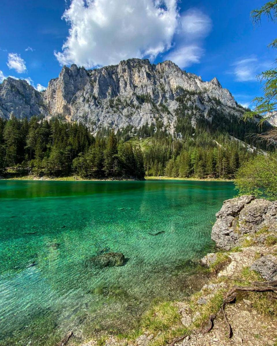 Gruner See (instagram.com/lovecanmovemountains)