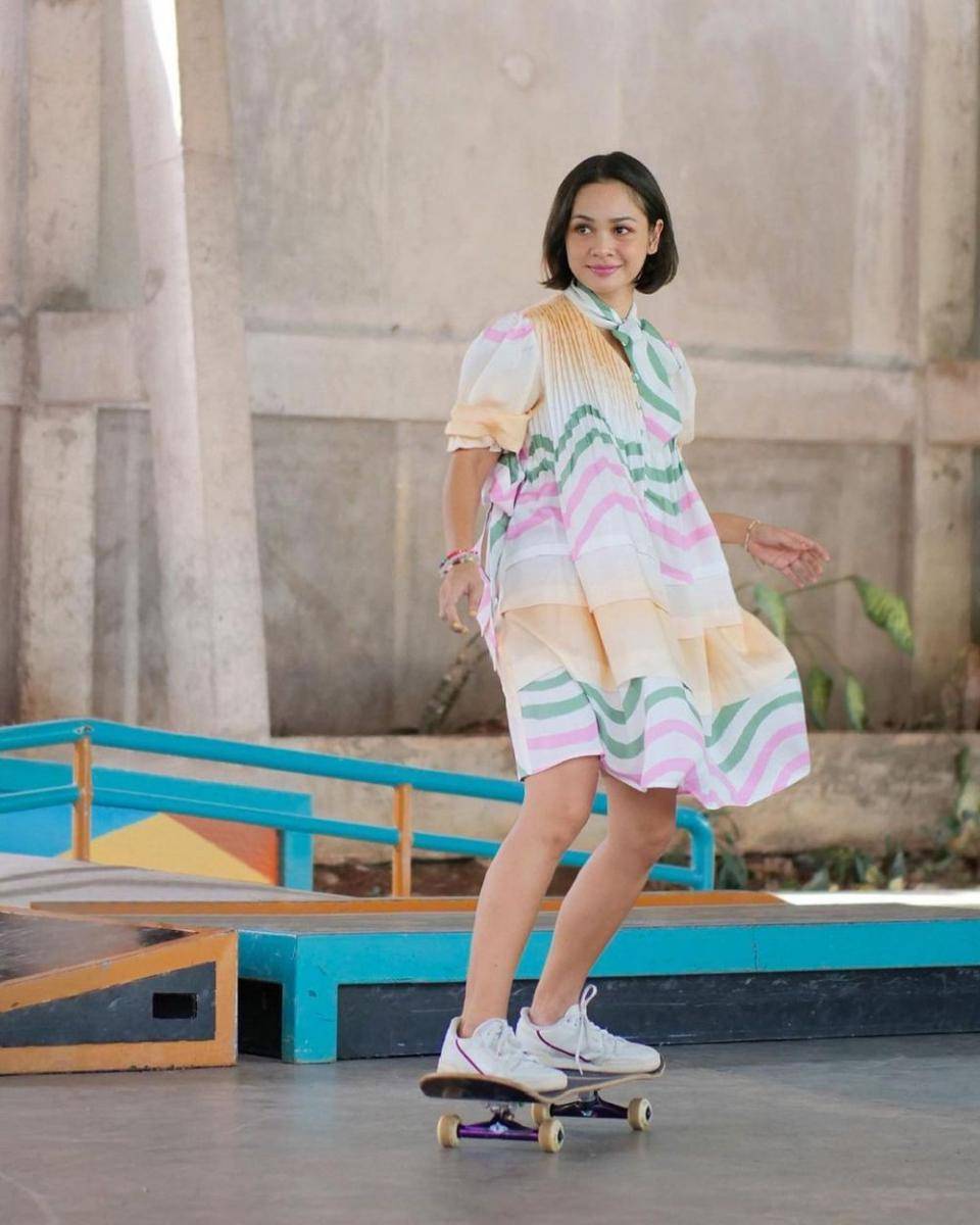 outfit colorful ala Andien (instagram.com/andienaisyah)
