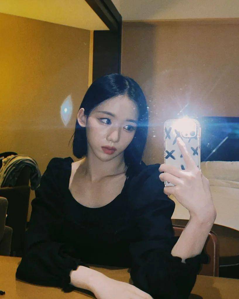 Hyeju (instagram.com/hyeju_classy)