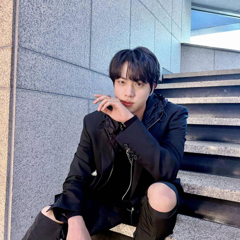 Jin BTS (instagram.com/jin)
