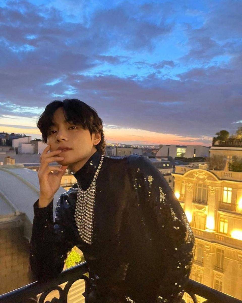 V BTS (instagram.com/thv)