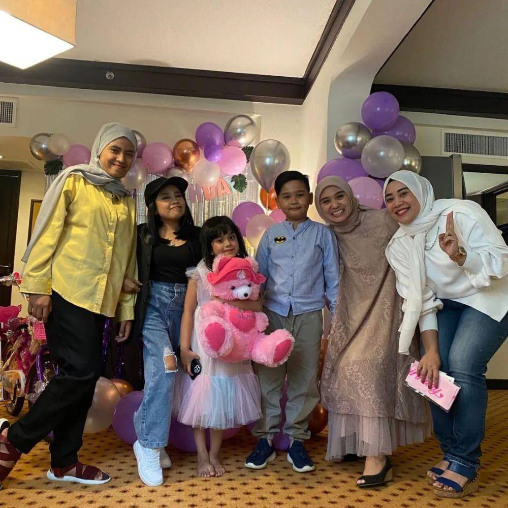 Ulang tahun Aisyah, adik Chika (Instagram.com/puput100ly/)