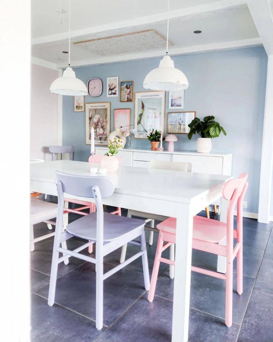 Desain rumah minimalis tapi warna warni (instagram.com/eva_lykkeliv)