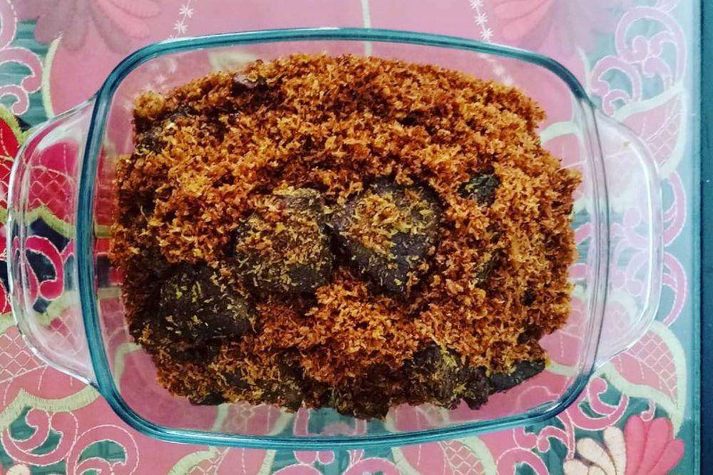serundeng daging sapi (instagram.com/kisniarti)